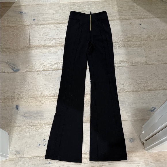 Rare NWOT Lululemon Sz 2 Leggings - Picture 1 of 9